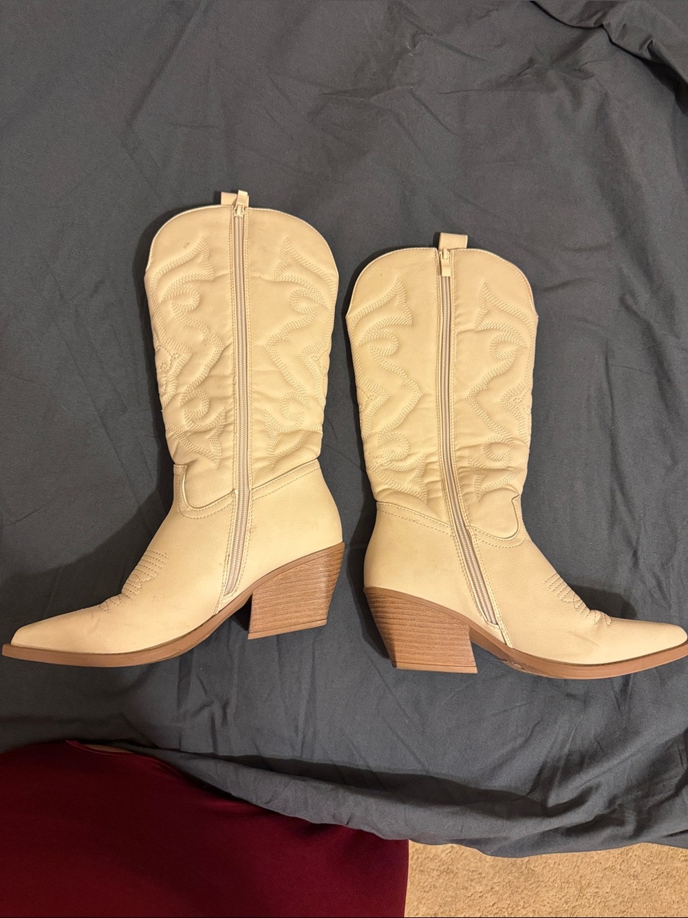 Windsor Cream Western Heeled Pull-On Boots - Picture 3 of 8